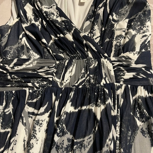 🛑Abstract cinched waist dress🛑 - Picture 4 of 5